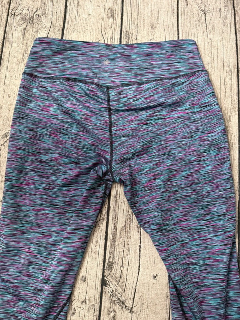 Like new, Tek Gear Athletic leggings/Yoga pants - Picture 5 of 6